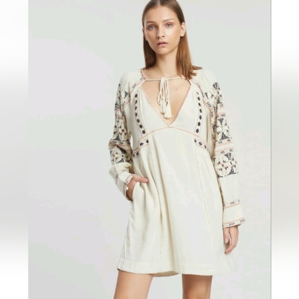 Free People All My Life Embroidered Bohemain deep v neck mini Dress sz L